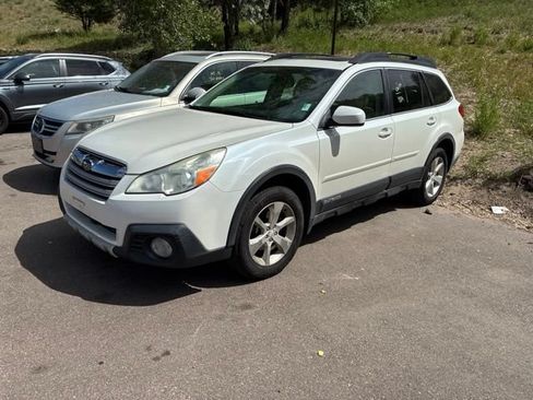 Used 2014 Subaru Outback 2.5i Premium AWD/4WD image 2