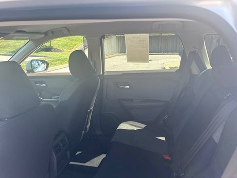Used 2023 Nissan Rogue SV AWD/4WD image 18