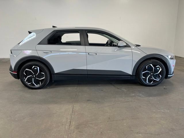 Used 2024 Hyundai Ioniq 5 SEL RWD image 2