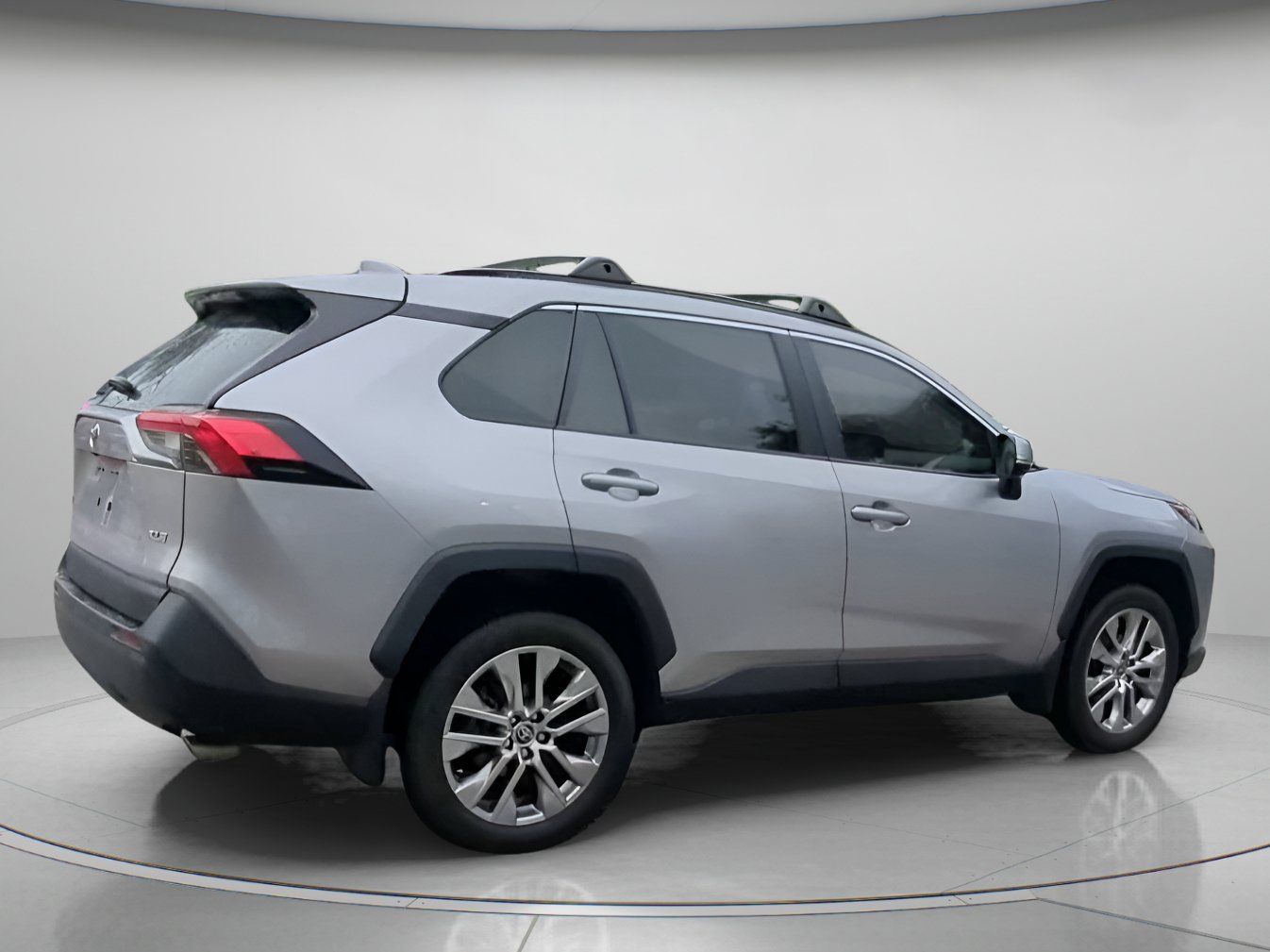 Used 2025 Toyota RAV4 XLE Premium w/ Weather Package FWD image 29