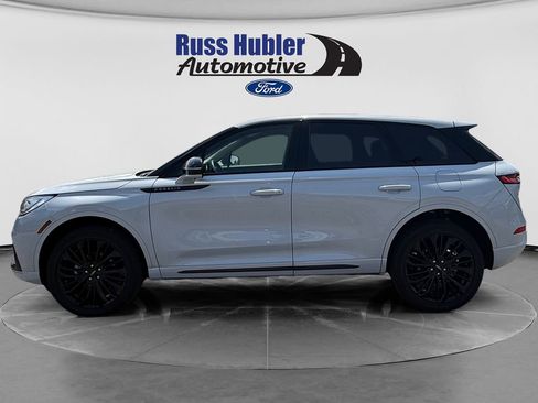 Used 2025 Lincoln Corsair Reserve w/ Jet Appearance Package AWD/4WD image 2