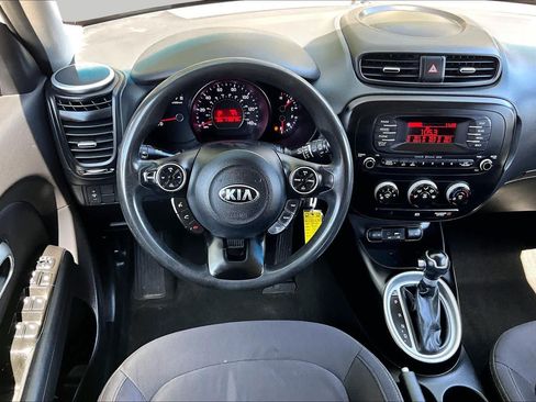 Used 2016 Kia Soul FWD image 6