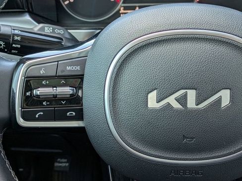 Used 2023 Kia Sorento S w/ Panoramic Sunroof Package image 21