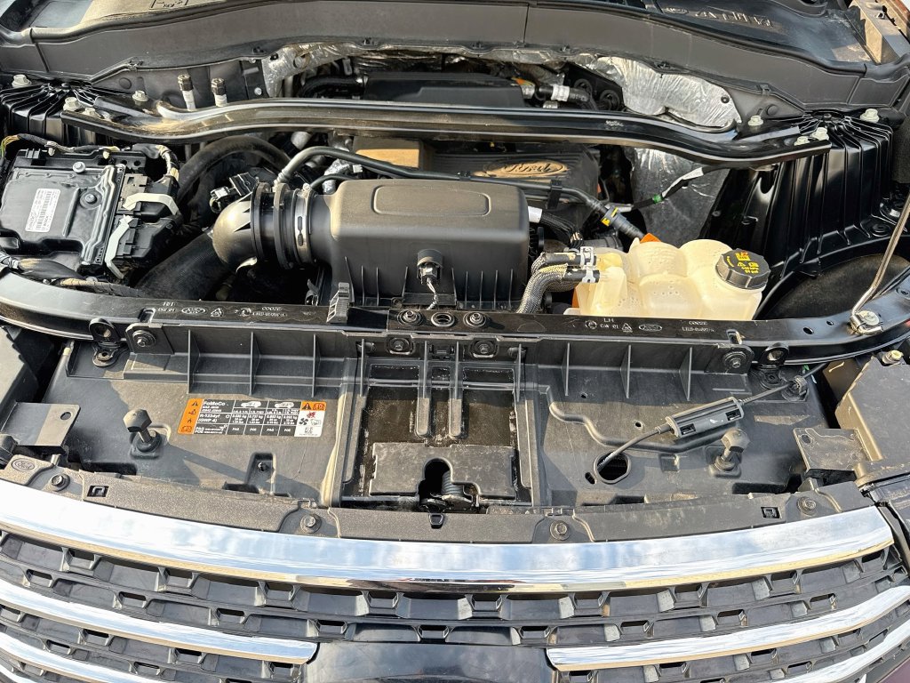 Used 2020 Ford Explorer XLT w/ Comfort Package RWD image 40