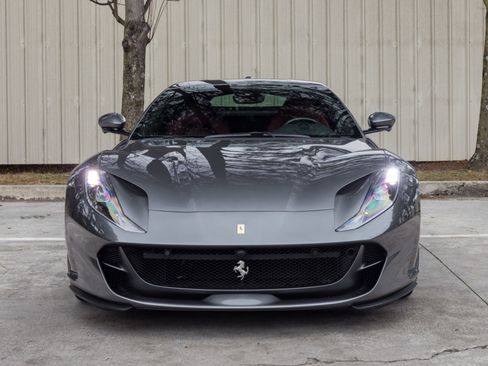 Used 2020 Ferrari 812 Superfast image 5