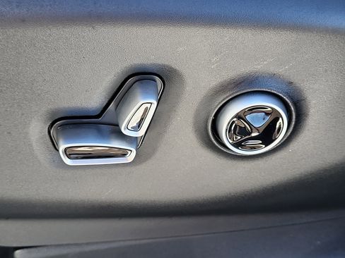 New 2026 Chrysler Pacifica Pinnacle image 22