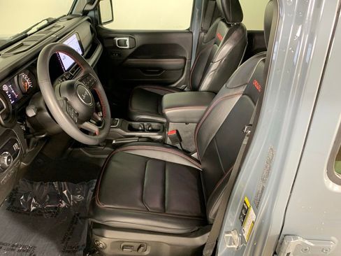 Used 2024 Jeep Wrangler Unlimited Rubicon w/ Capability Package AWD/4WD image 28