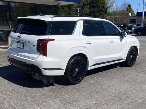 Used 2024 Hyundai Palisade Calligraphy image 3