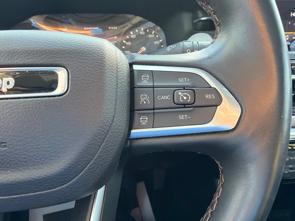 Used 2022 Jeep Compass Limited w/ Sun and Sound Group AWD/4WD image 34