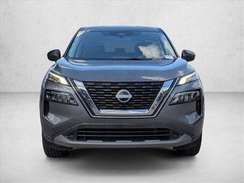 Used 2023 Nissan Rogue S image 2