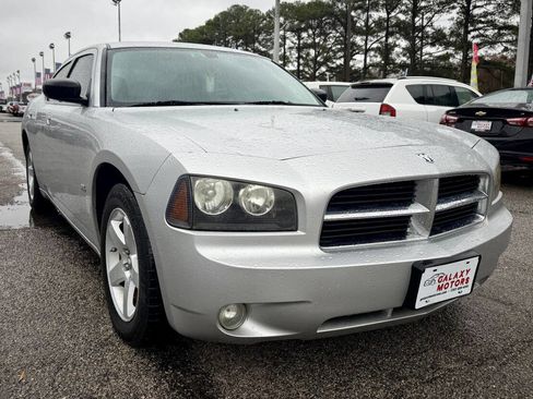 Used 2009 Dodge Charger SXT image 2