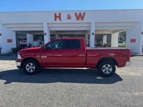 Used 2019 RAM 1500 Classic SLT image 1