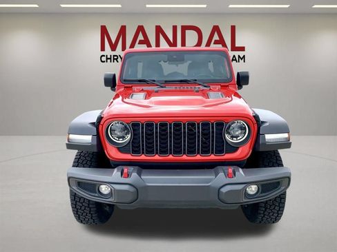 Used 2024 Jeep Wrangler Unlimited Rubicon AWD/4WD image 2