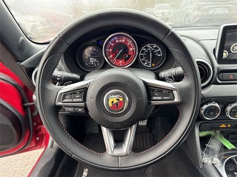 Used 2019 FIAT 124 Spider Abarth w/ Convenience Group image 19