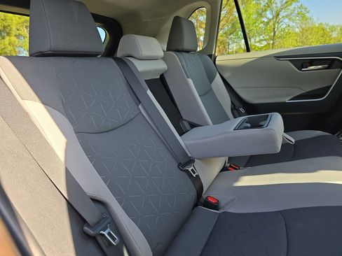 Used 2023 Toyota RAV4 XLE w/ Convenience Package image 12