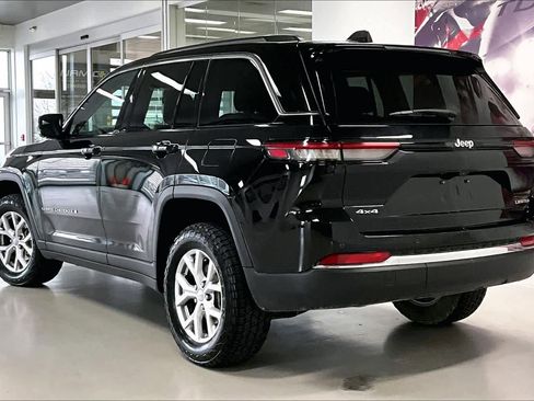 Used 2022 Jeep Grand Cherokee Limited image 4