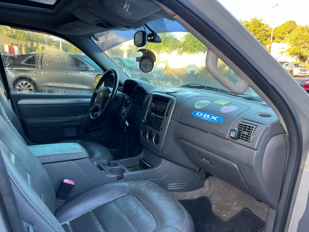 Used 2003 Ford Explorer XLT AWD/4WD image 10