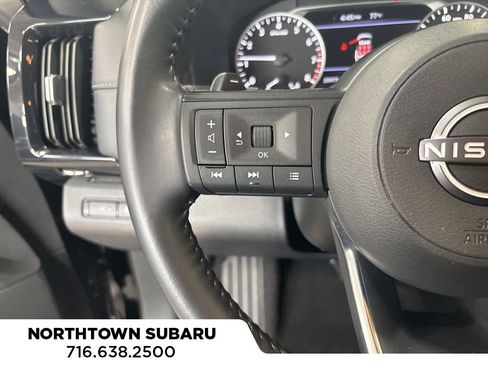 Used 2025 Nissan Pathfinder SV image 19