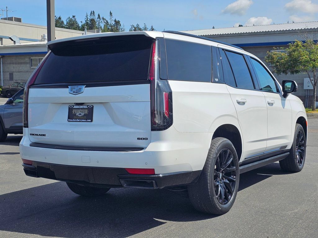 Used 2022 Cadillac Escalade Sport Platinum w/ LPO, ONYX Package AWD/4WD image 3