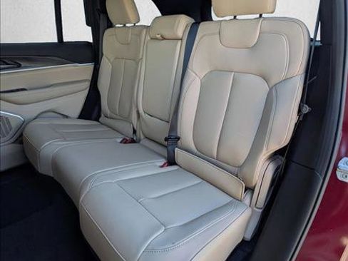 New 2026 Jeep Grand Cherokee Limited AWD/4WD image 17