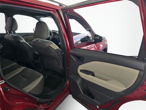Used 2025 Subaru Forester AWD/4WD image 36