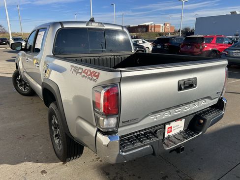 Certified 2023 Toyota Tacoma TRD Off-Road image 4