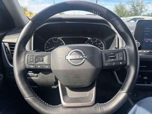 Used 2025 Nissan Rogue SV AWD/4WD image 29