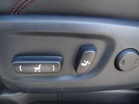 Used 2024 Toyota 4Runner TRD Off-Road Premium image 6