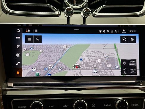 Used 2022 Bentley Bentayga image 14