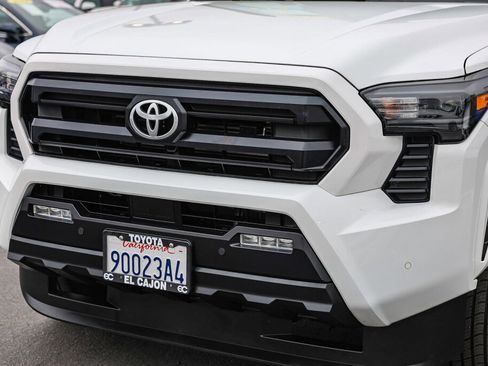 Certified 2024 Toyota Tacoma SR5 AWD/4WD image 20