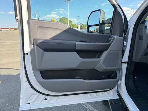 New 2026 Ford F250 XLT w/ Tremor Off-Road Package AWD/4WD image 12