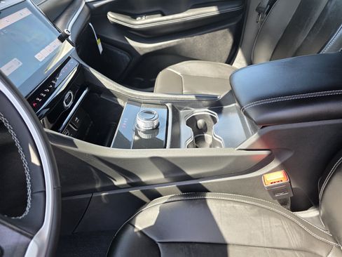 New 2026 Jeep Grand Cherokee L Limited RWD image 13