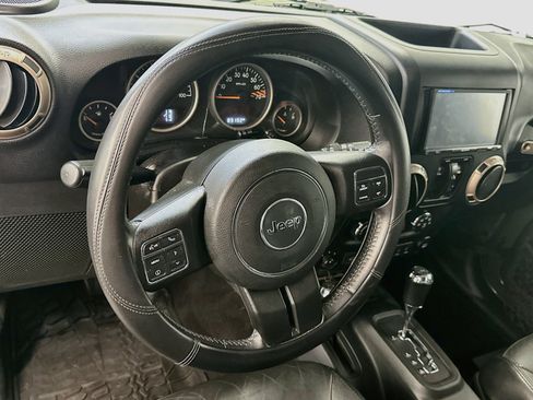 Used 2016 Jeep Wrangler Unlimited Sahara AWD/4WD image 18