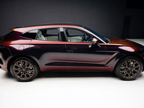 Used 2023 Aston Martin DBX AWD/4WD image 33