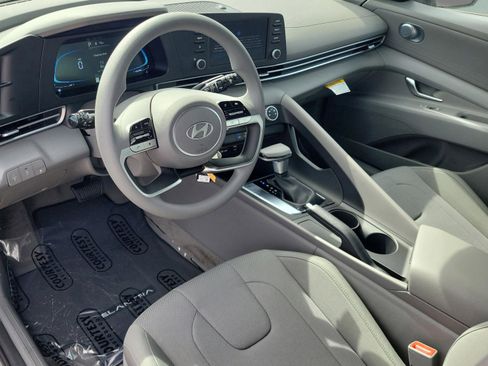 New 2026 Hyundai Elantra SE image 19
