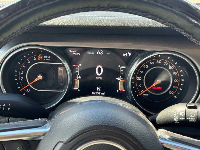 Used 2018 Jeep Wrangler Unlimited Sahara w/ Cold Weather Group AWD/4WD image 33