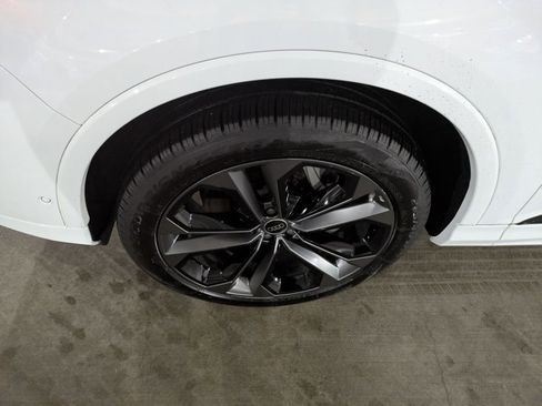 Certified 2025 Audi Q7 3.0T Premium Plus image 24