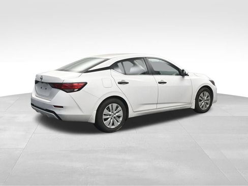 Used 2025 Nissan Sentra S FWD image 5