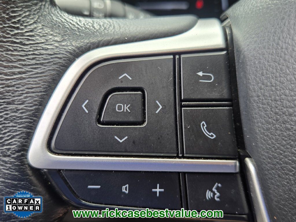 Used 2024 Toyota Sienna XLE FWD image 29