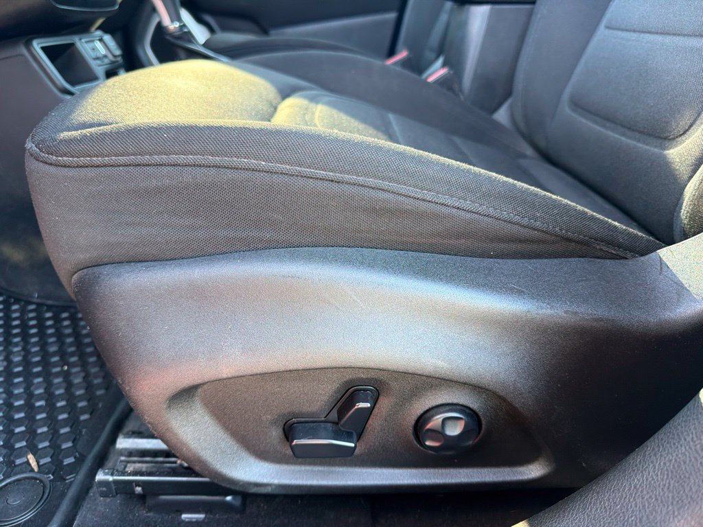 Used 2021 Jeep Renegade Latitude w/ Convenience Group FWD image 17