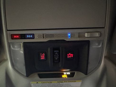 Used 2019 Subaru Forester Premium w/ All-Weather Package image 18