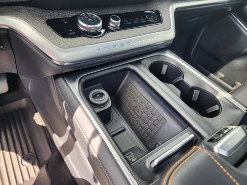 Used 2025 Ford Expedition Tremor image 33