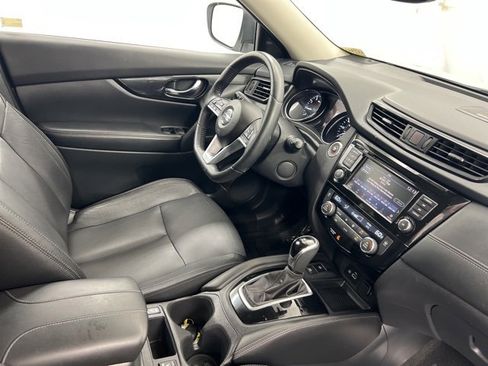 Used 2019 Nissan Rogue SL image 26