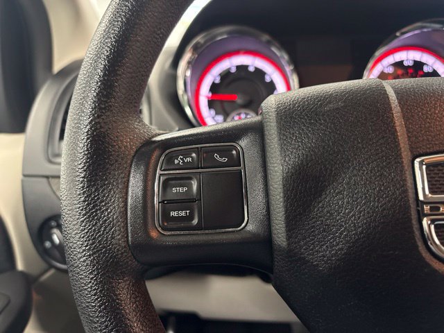 Used 2019 Dodge Grand Caravan SE w/ UConnect Hands-Free Group FWD image 30
