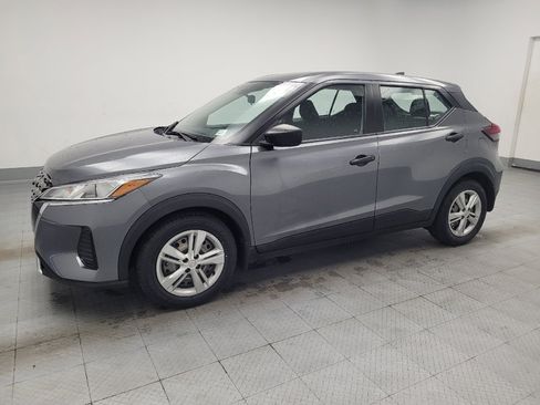 Used 2021 Nissan Kicks S FWD image 2