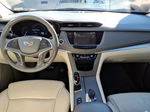 Used 2019 Cadillac XT5 Premium Luxury w/ Driver Assist Package image 8