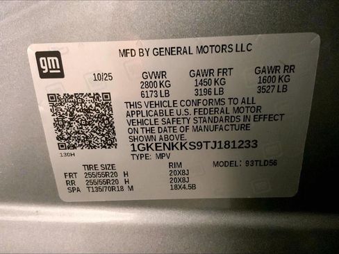 Used 2026 GMC Acadia Elevation w/ Elevation Premium Package FWD image 32