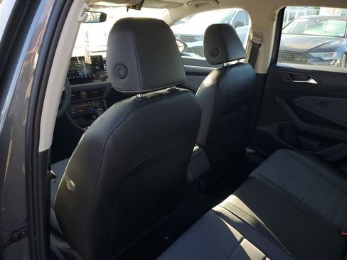 New 2026 Volkswagen Jetta SE image 9