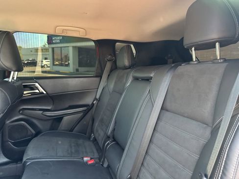 Used 2022 Mitsubishi Outlander SE image 34