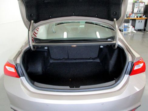 Used 2024 Chevrolet Malibu LT image 14